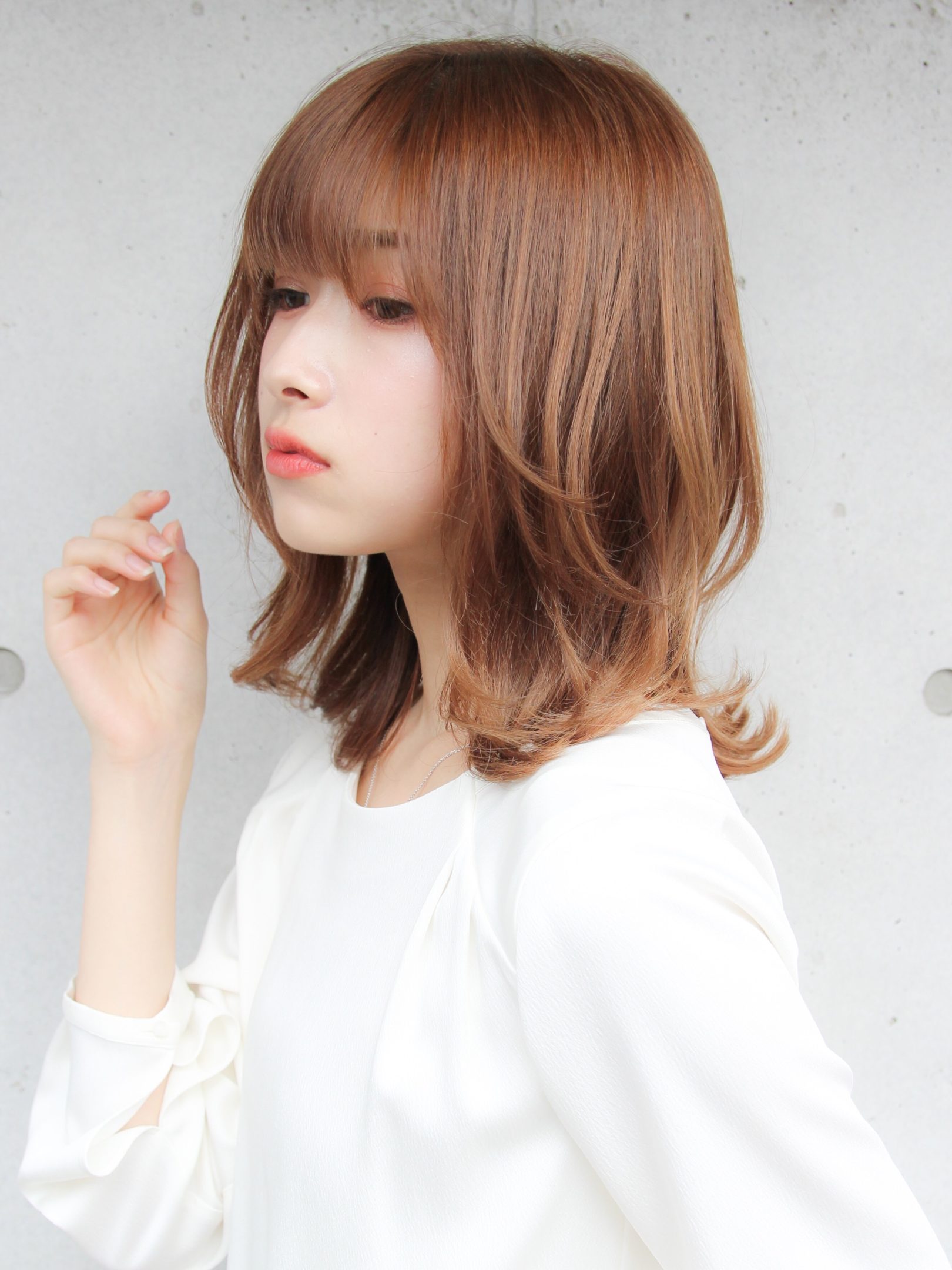 秋のスタイルチェンジに！外ハネミディ【Agnos青山　上遠野裕樹】