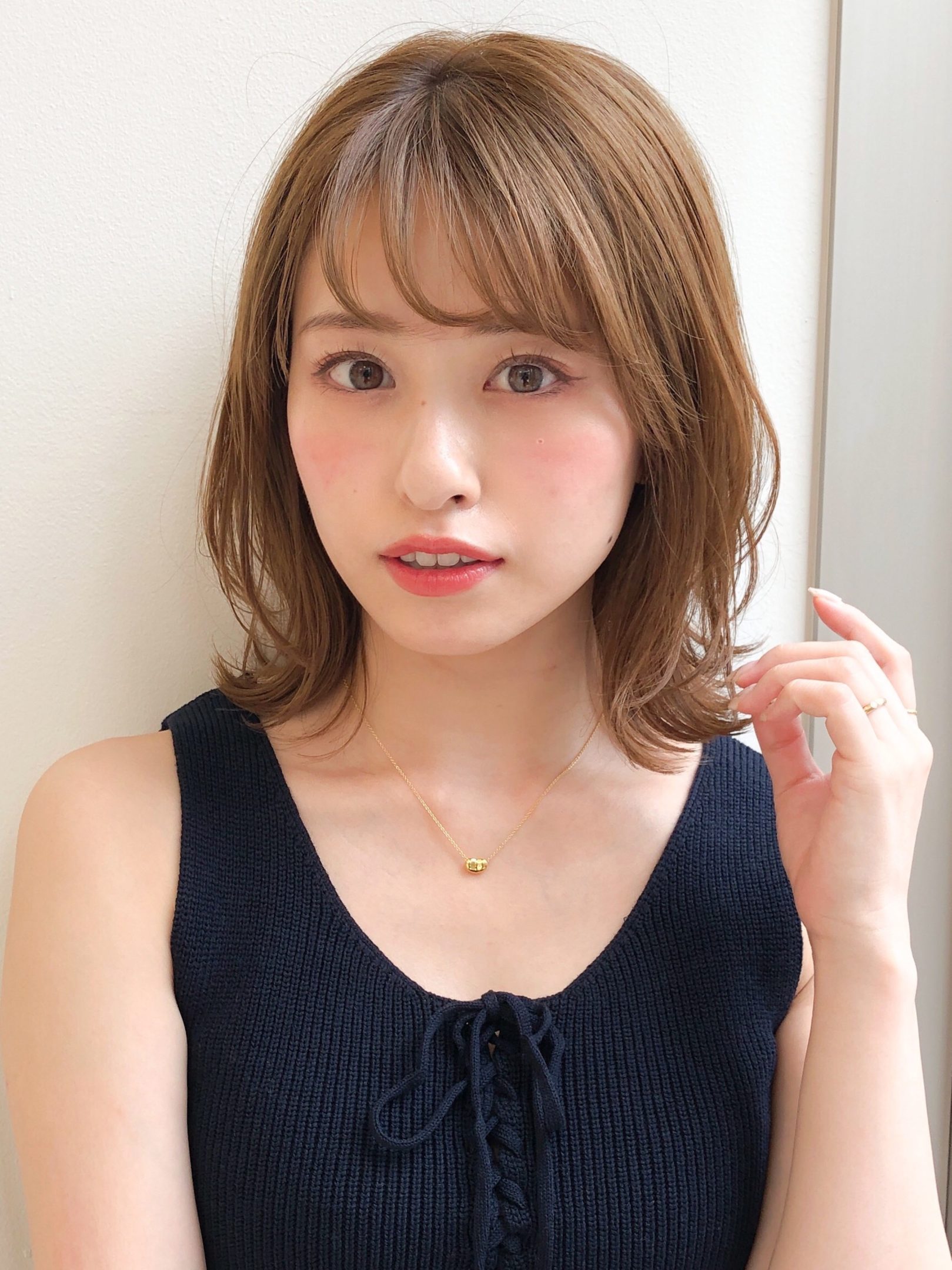 大人可愛い外ハネミディ【Agnos青山　上遠野裕樹】