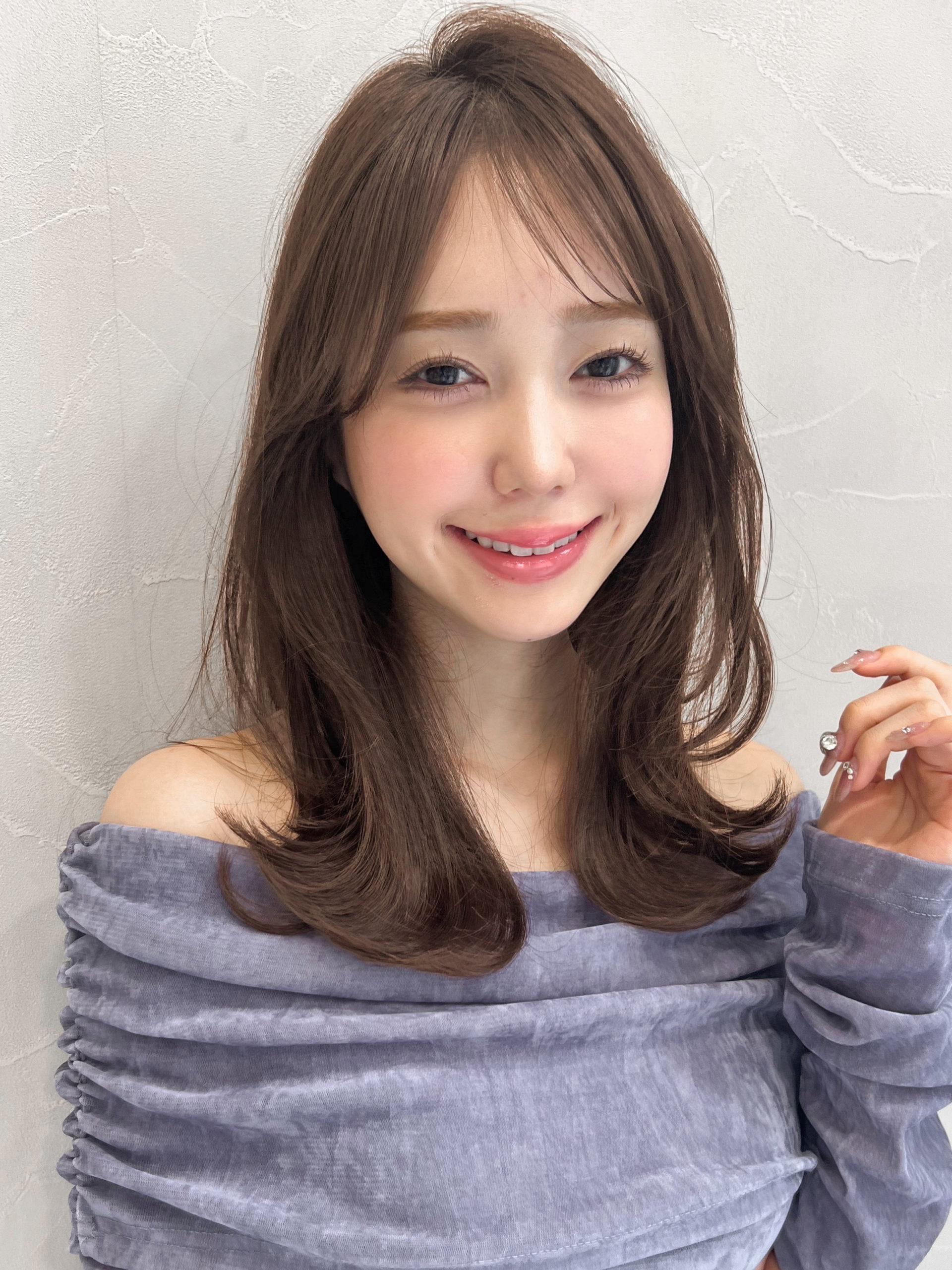 ふわっとくびれて小顔ヘアに♪