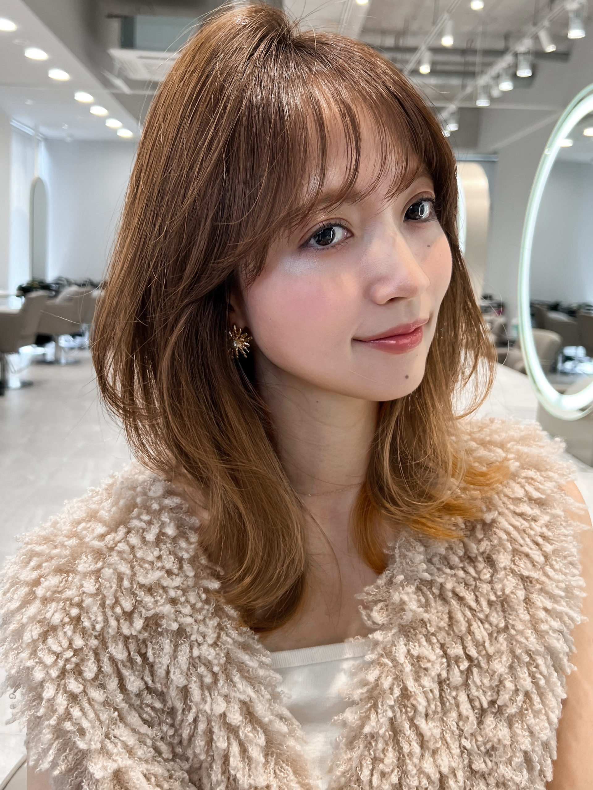 外ハネで印象チェンジ。忙しい朝も簡単スタイリング