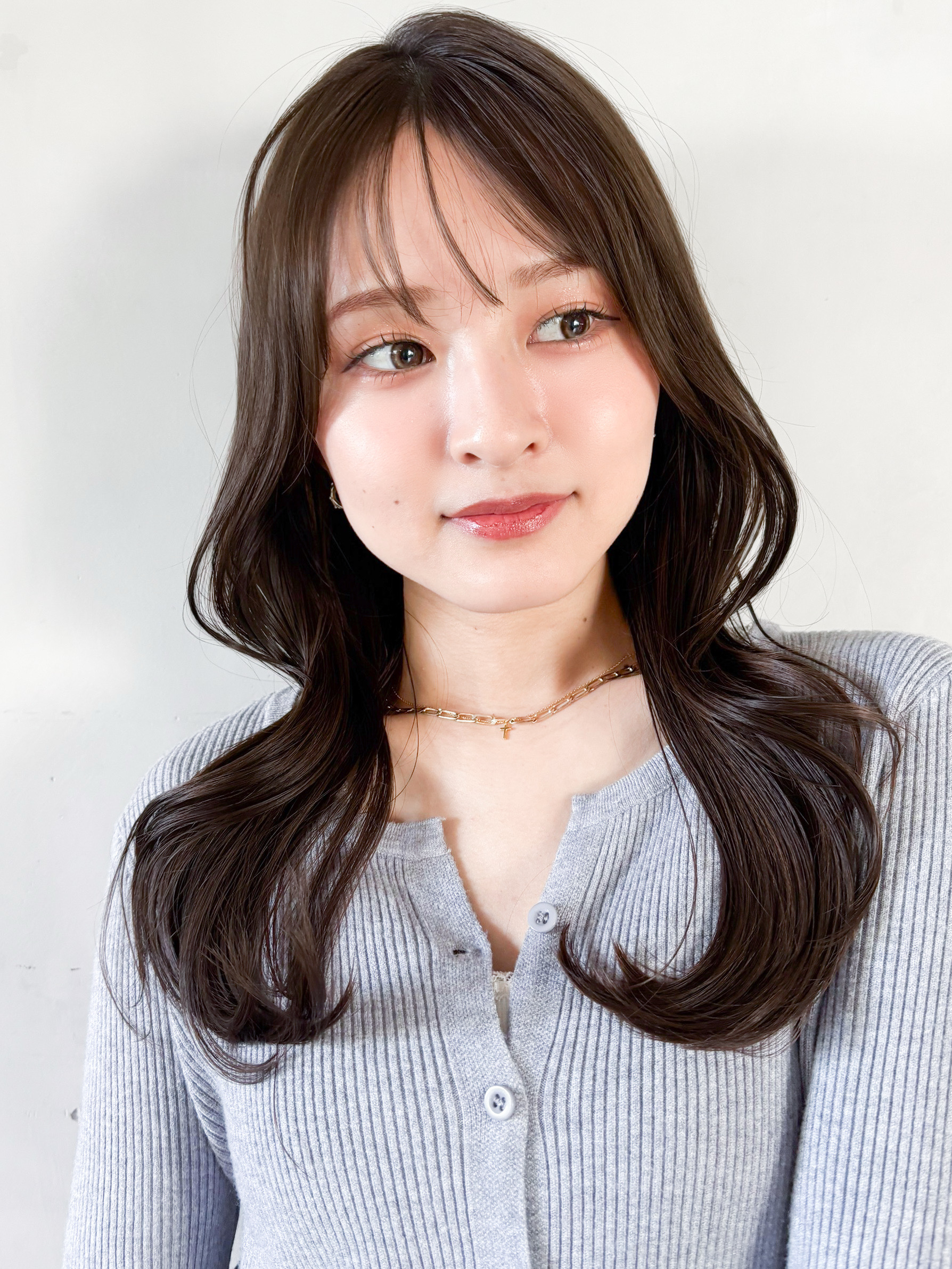 小顔効果◎顔周りカット