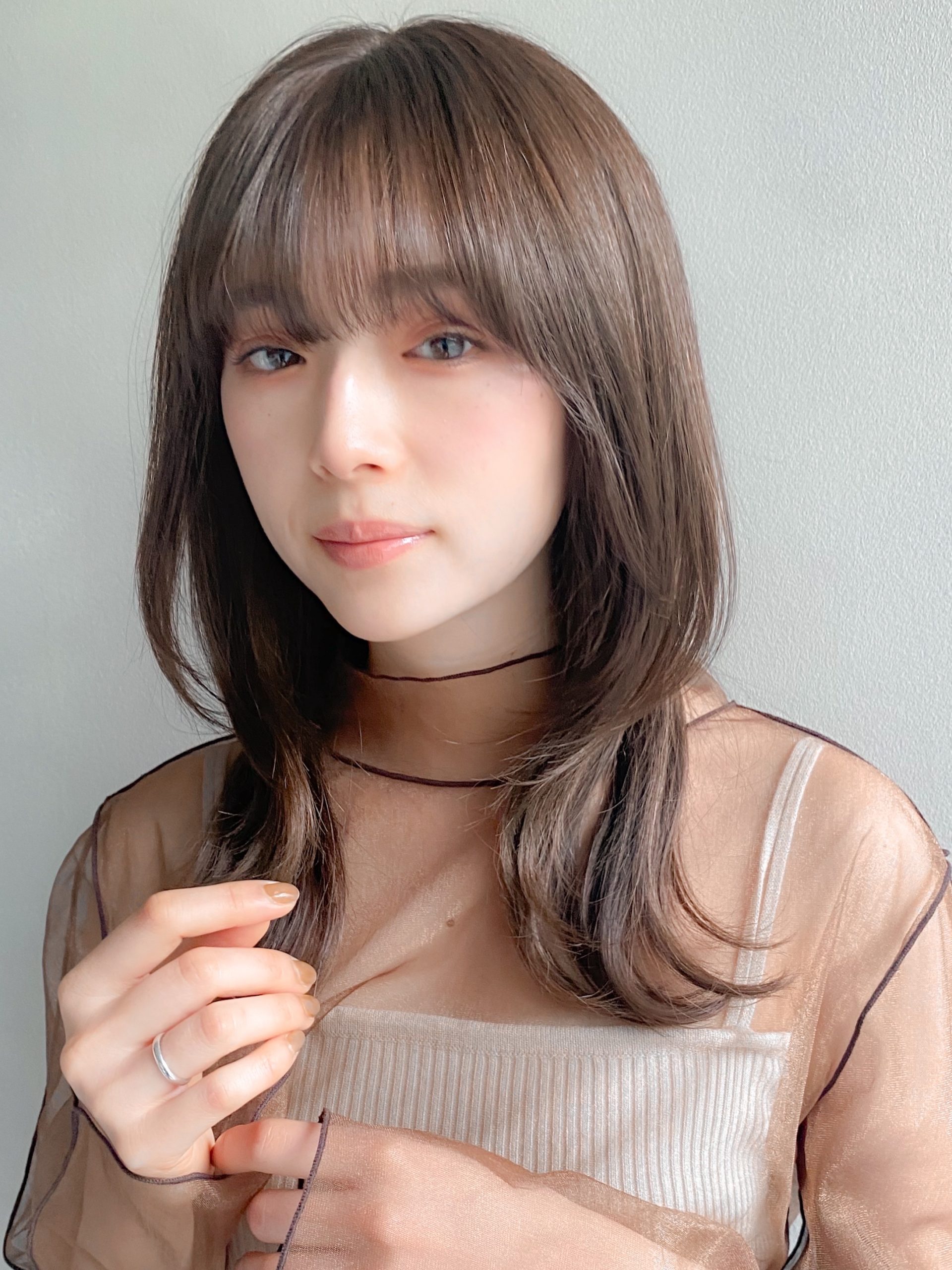 セミロングの外ハネワンカール♪