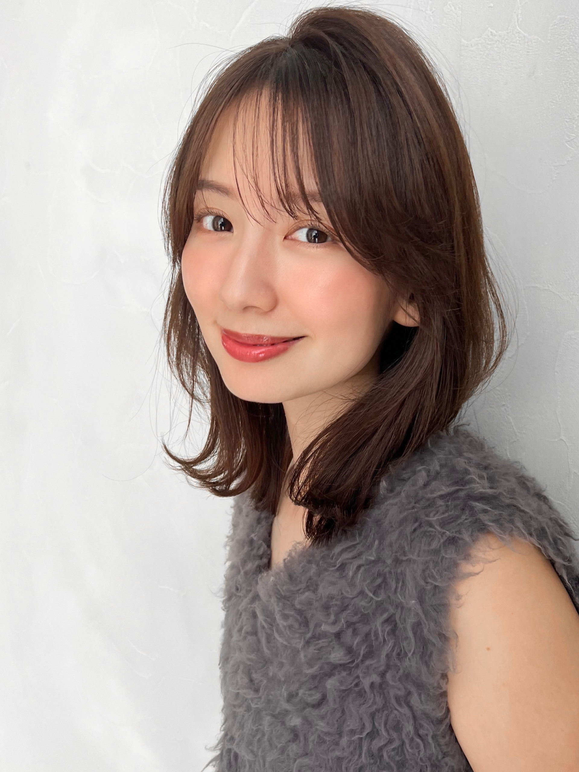 外ハネスタイルで大人可愛く♪