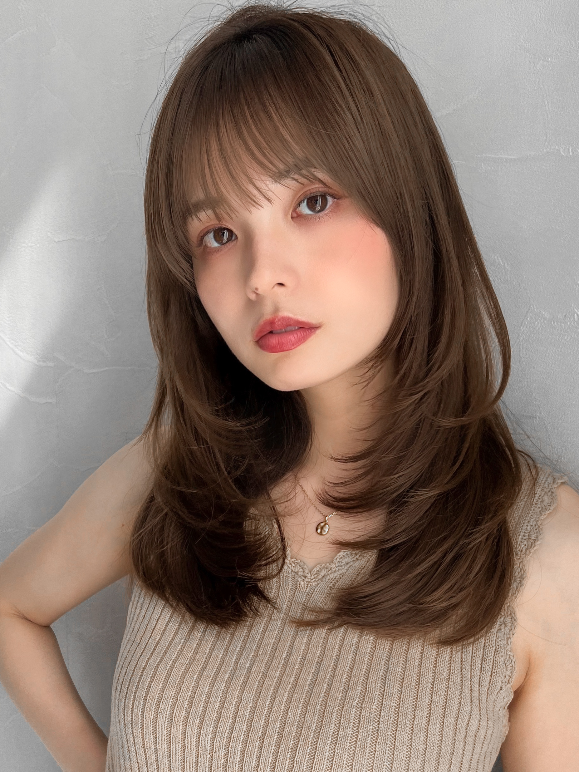 顔周りが軽く見えるレイヤーカット♪