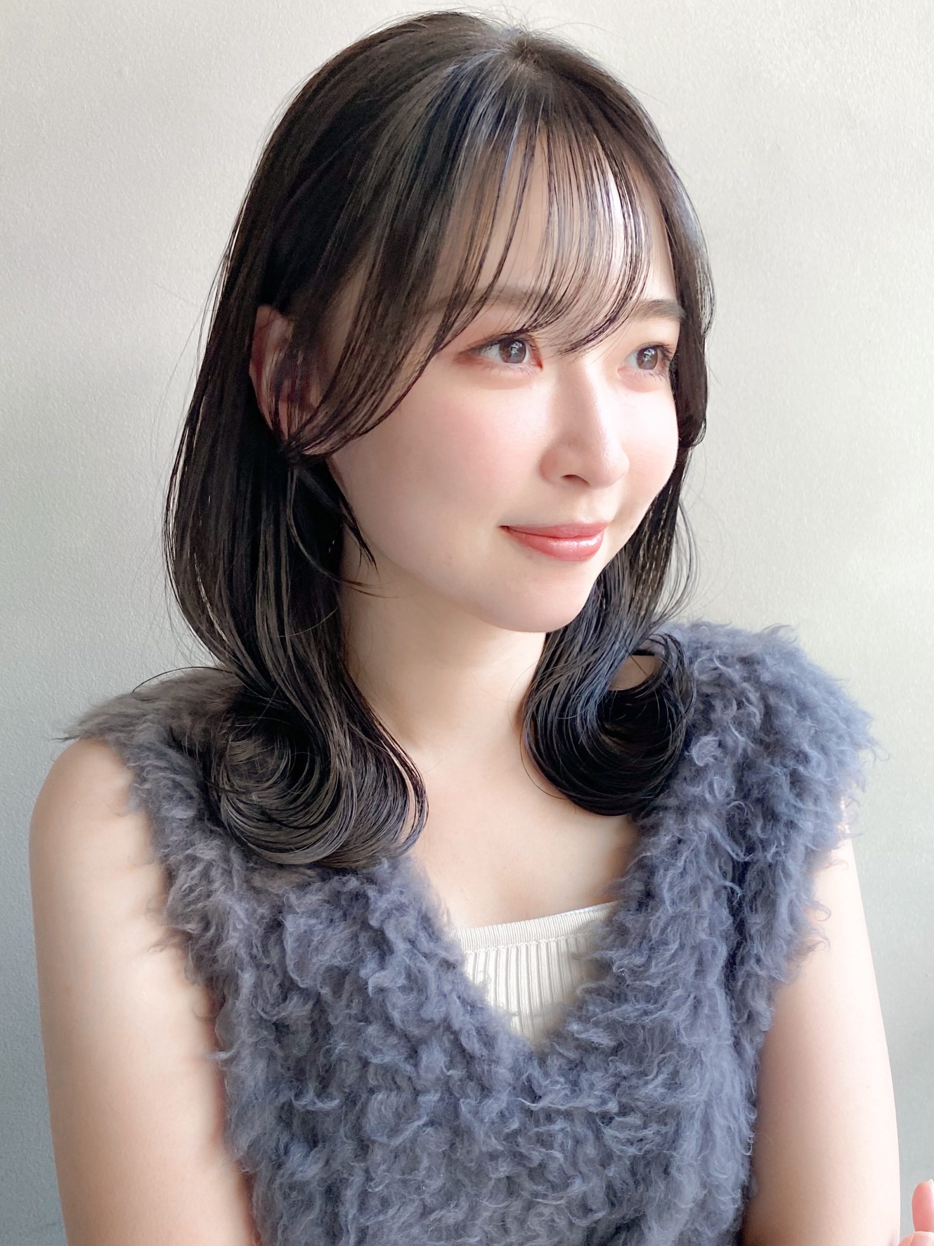 ミディアムレイヤーのくびれヘア♪