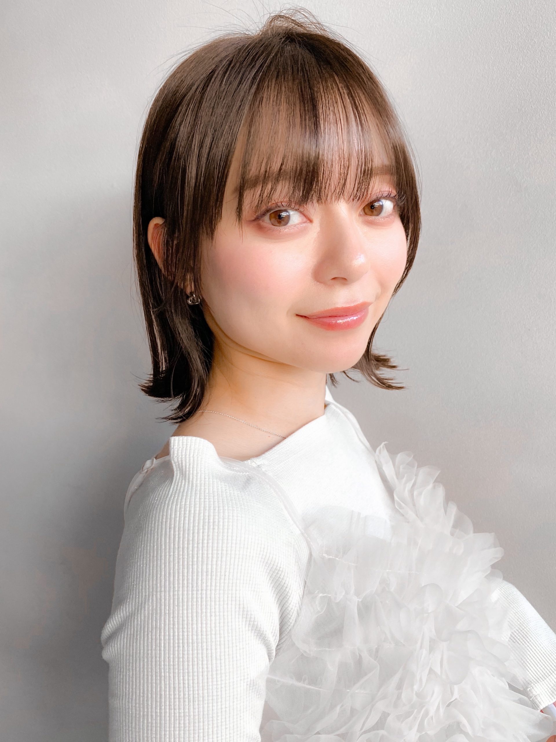 肩で跳ねる外ハネスタイル！