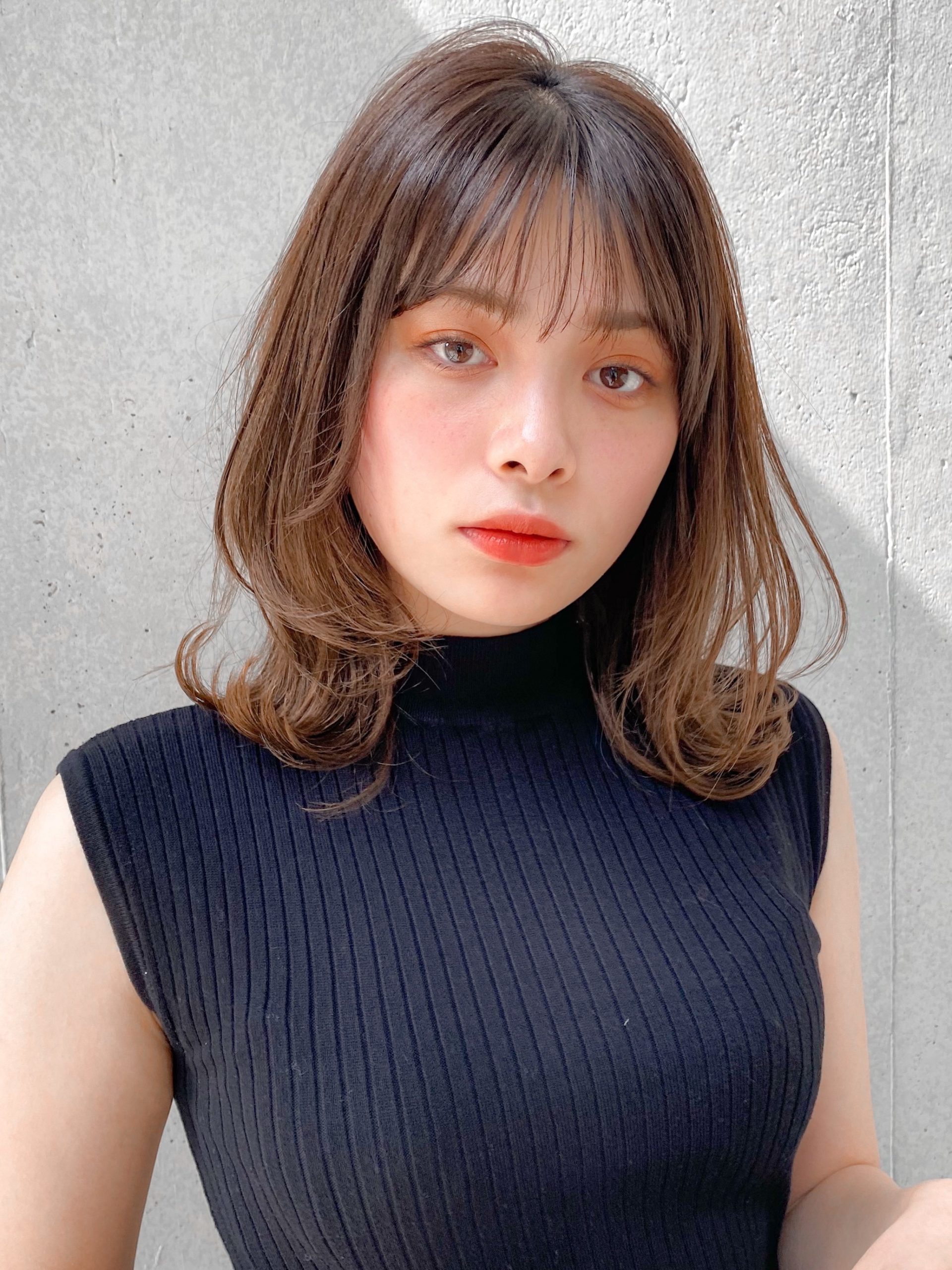 鎖骨でワンカールの外ハネスタイル!