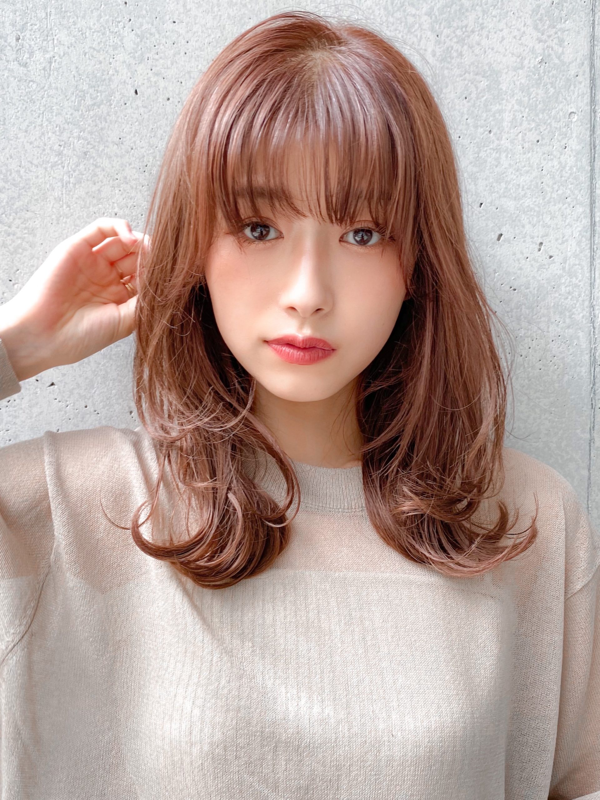 ミディアムレイヤースタイルがかわいい！