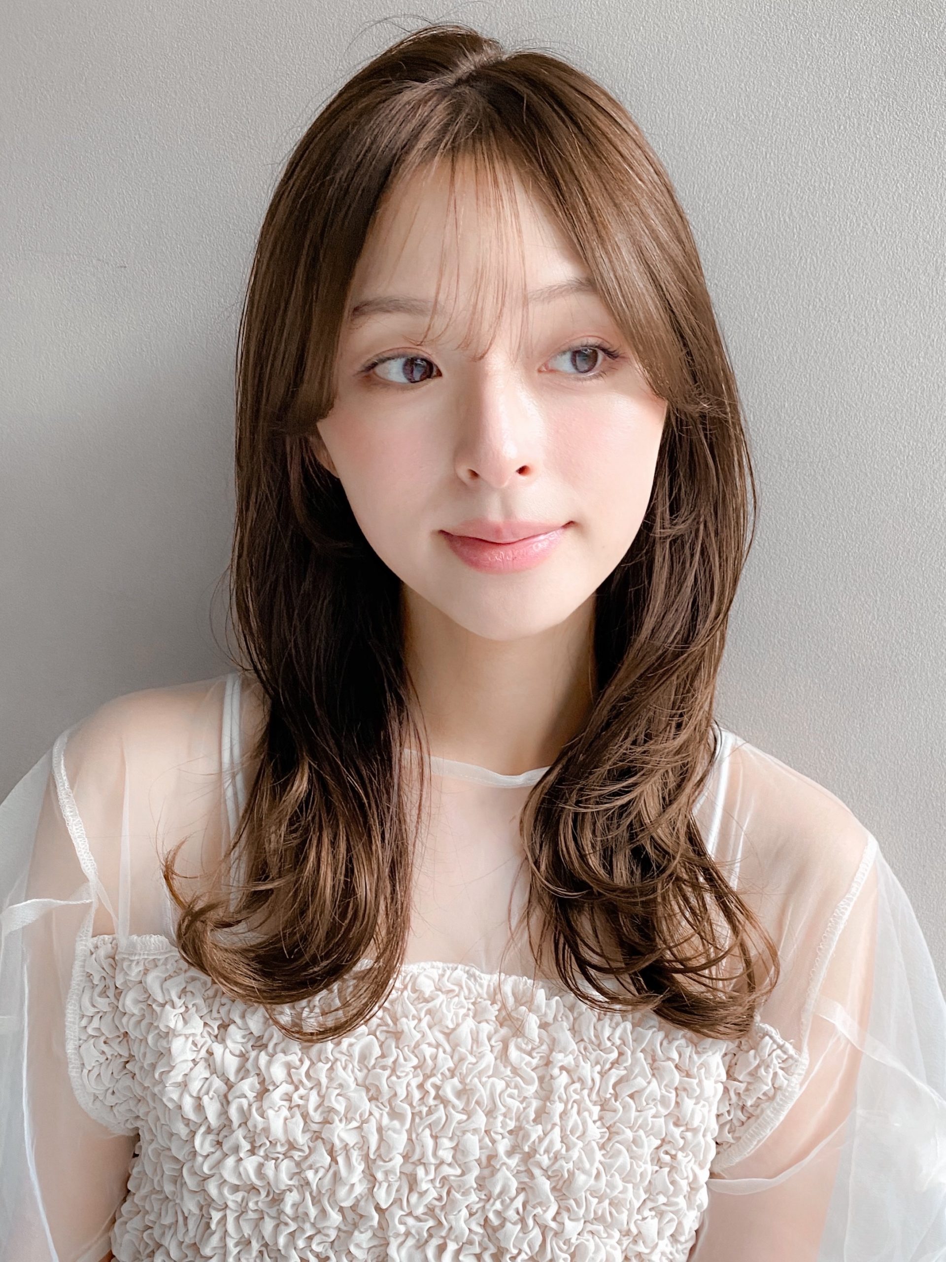 セミロングでも軽いスタイル！