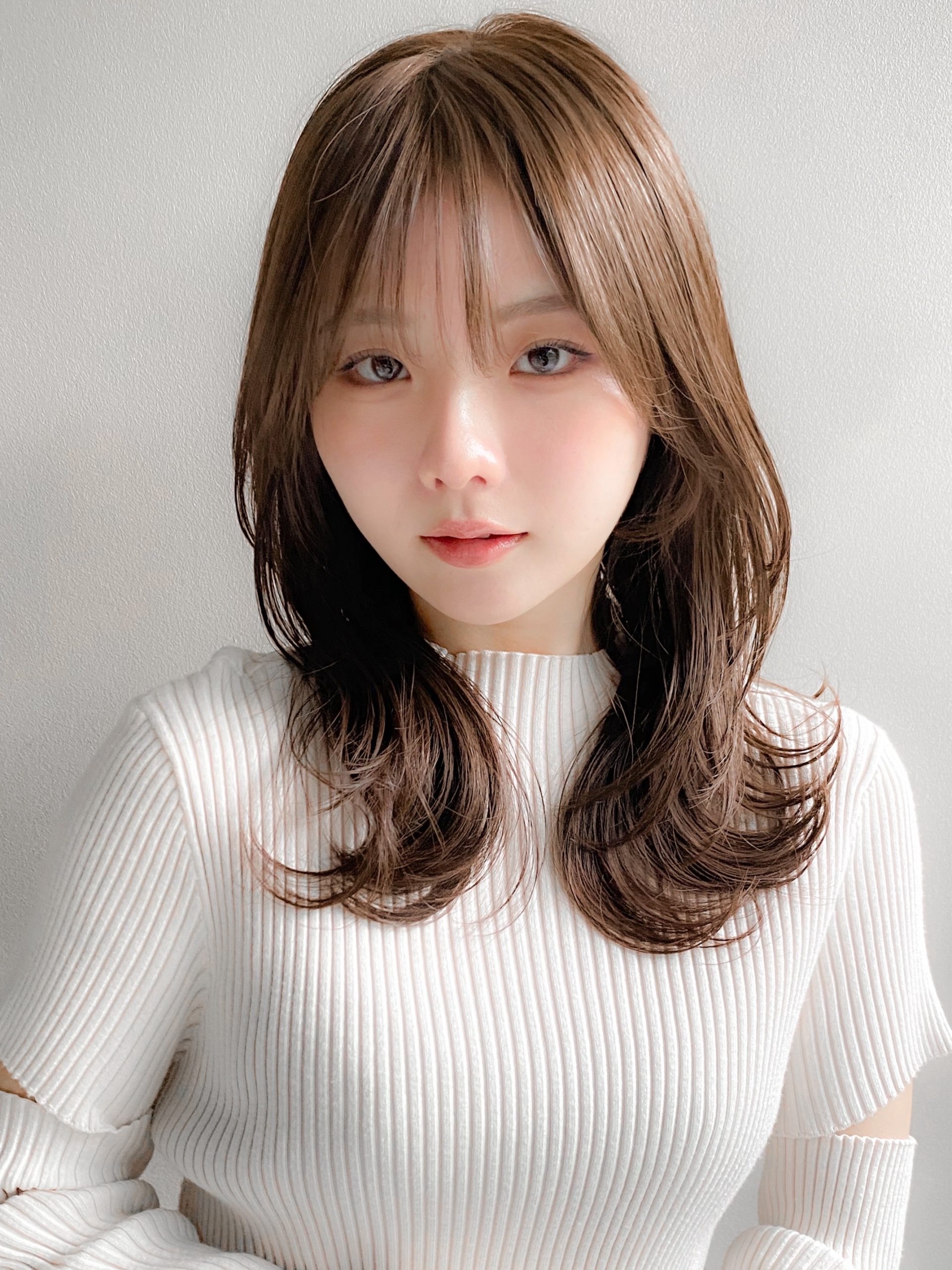 ふんわりシルエットのくびれミディ！