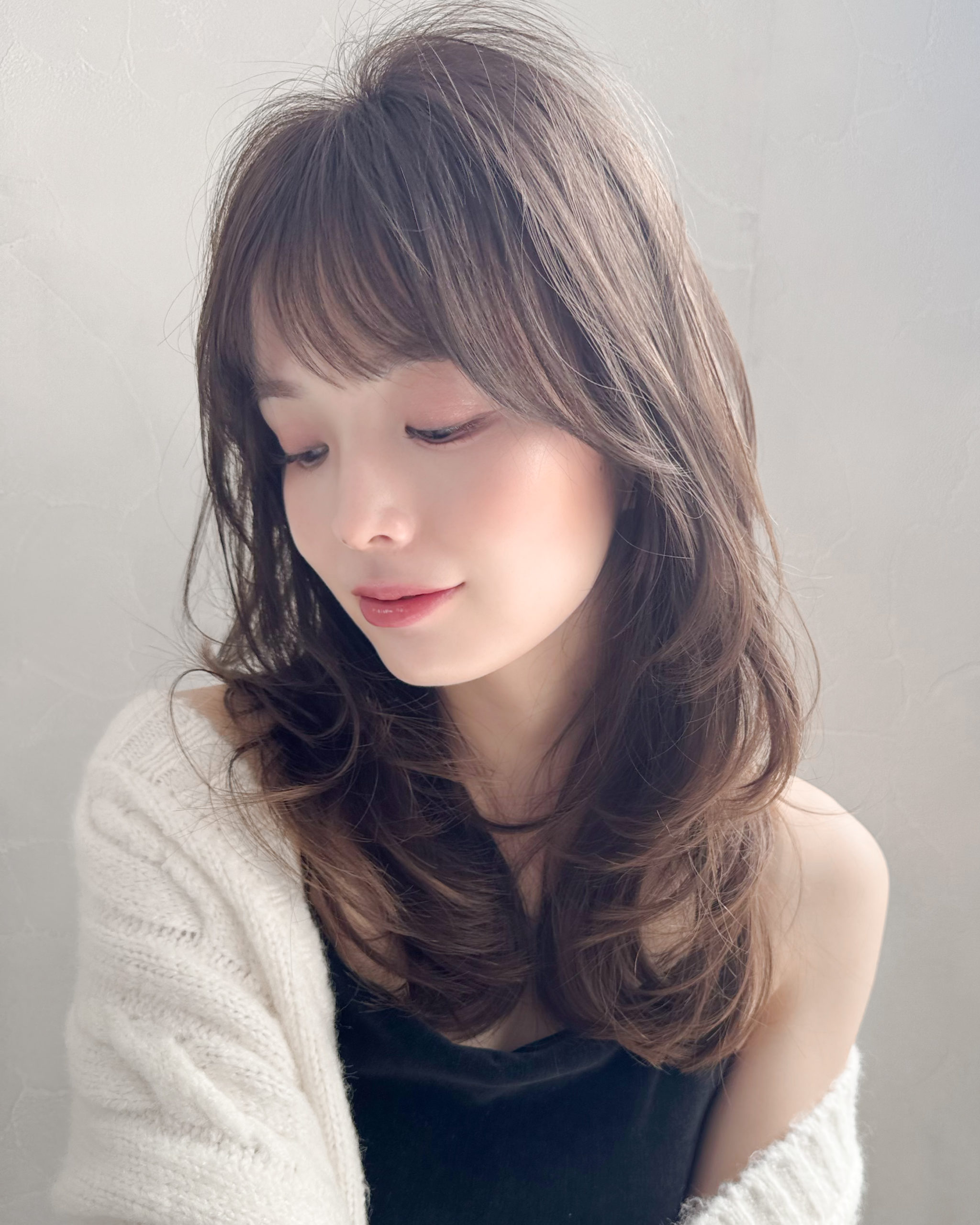 くびれレイヤースタイルと透明感カラー